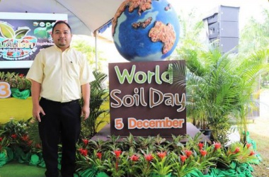 เทศบาลนครสุราษฎร์ธานี ร่วมกิจกรรม Kick Off วันดินโลก ประจำปี พ.ศ. 2566  ซึ่งในปีนี้กระทรวงมหาดไทยได้จัดกิจกรรม ภายใต้หัวข้อ "Sustainable Soil and Water for better life : ดินดี น้ำดี ชีวีมีสุข อย่างยั่งยืน”  เพื่อกระตุ้นส่งเสริมให้ทุกภาคส่วน ร่วมกันดูแลร