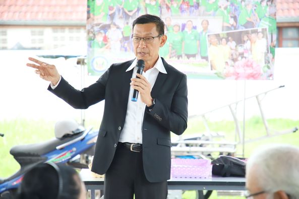 นายกแป๊ะพบปะชมรมผู้สูงอายุชุมชนเทศบาลฝั่งบางใบไม้ ตามโครงการ ... Image 1