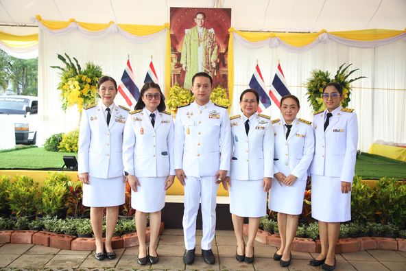 เทศบาลนครสุราษฎร์ธานี ร่วมทำบุญตักบาตรถวายพระราชกุศล เนื่องใ ... Image 1