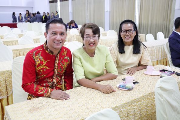 ร่วมแสดงความยินดีแด่ผู้อำนวยการโรงเรียนเมืองสุราษฎร์ธานี Image 1