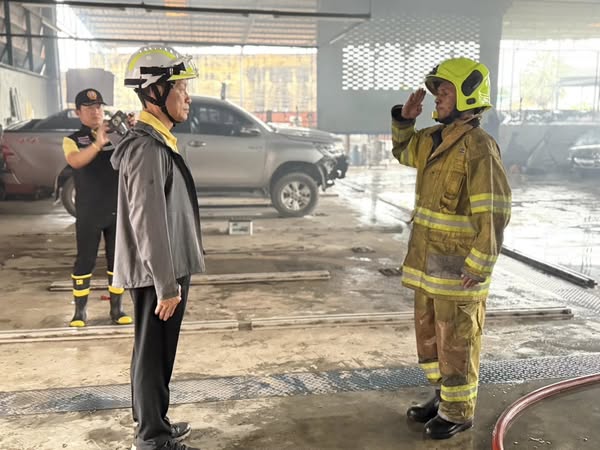 เช้าวันนี้ (16.12.67) นายประเสริฐ บุญประสพ นายกเทศมนตรีนครสุ ... รูปภาพ 1