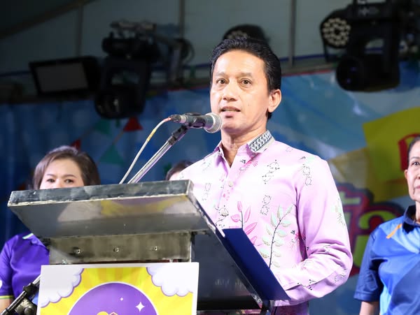 พิธีเปิดการประกวดหนูน้อยโคลีเซี่ยมไนท์มาเก็ต Image 1