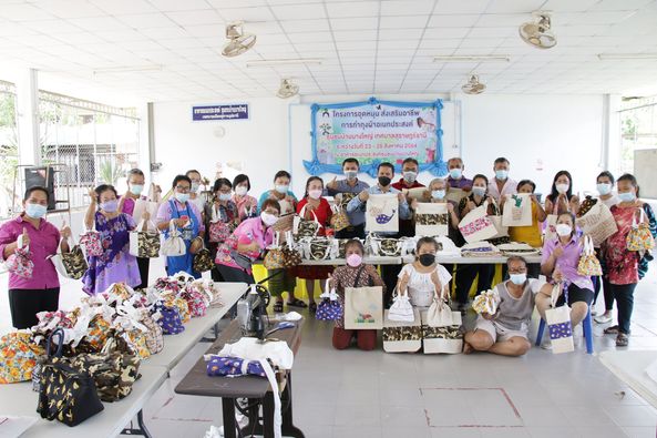 ปิดการอบรมส่งเสริมอาชีพชุมชนบ้านบางใหญ่ Image 1