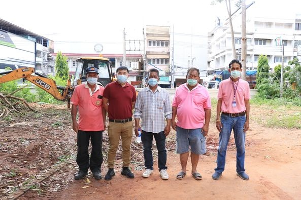 ตัดแต่งต้นไม้ ณ บริเวณวัดพัฒนาราม (วัดใหม่) Image 1