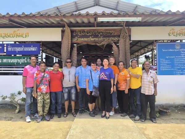 ปลูกผักสวนครัวและสมุนไพรในตะกร้าพลาสติก โดยชุมชนหัวแหลมพัฒนา รูปภาพ 1