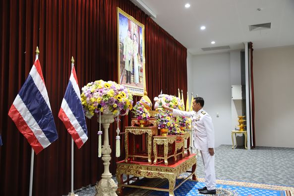 พิธีรับพระราชทานพระบรมฉายาลักษณ์ พระบาทสมเด็จพระเจ้าอยู่หัว รูปภาพ 1