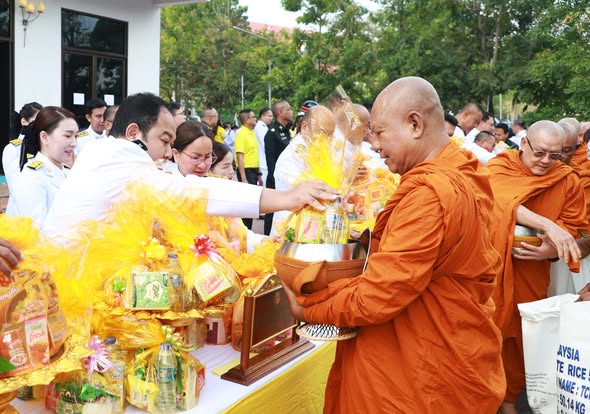 กิจกรรมเฉลิมพระเกียรติพระบาทสมเด็จพระเจ้าอยู่หัว เนื่องในโอก ... รูปภาพ 1