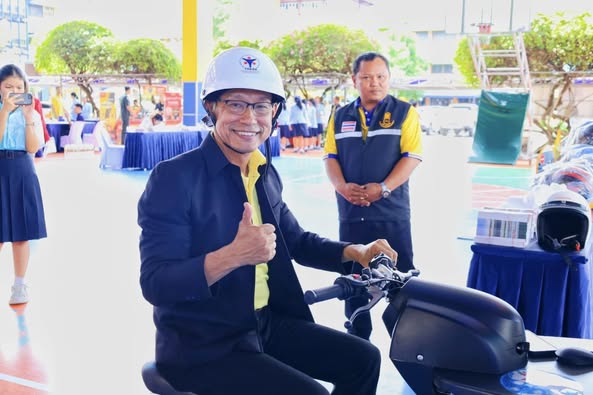 เทศบาลฯ ร่วมกิจกรรมรณรงค์เนื่องใน "วันโลกรำลึกถึงผู้สูญเสียจ ... รูปภาพ 1