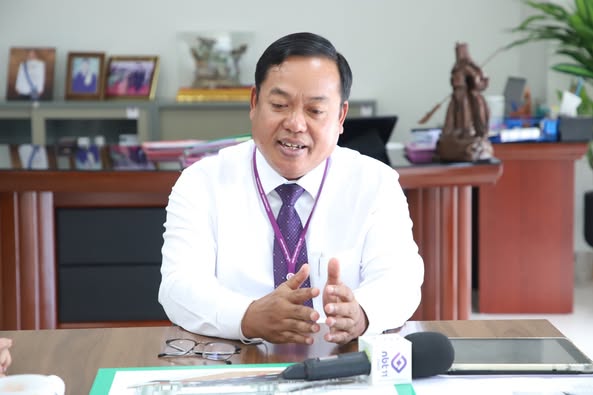 วันนี้ (4 มิ.ย. 68) ณ สำนักงานเทศบาลนครสุราษฎร์ธานี นายชูจิต ... รูปภาพ 1