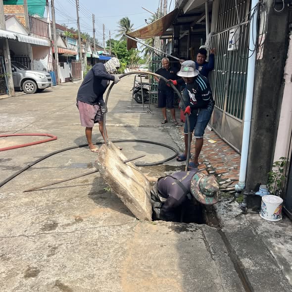 เทศบาลนครสุราษฎร์ธานี โดยสำนักช่าง ดำเนินงานด้านต่างๆเพื่อคว ... Image 1