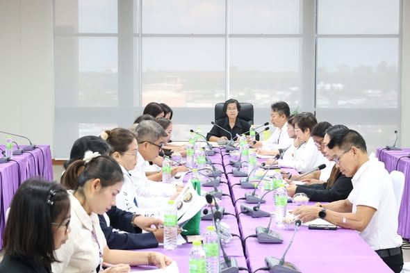 การประชุมคณะกรรมการศูนย์พัฒนาและฟื้นฟูคุณภาพชีวิตผู้สูงอายุแ ... Image 1