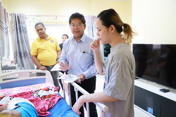 วันนี้ (16 ต.ค. 67) เทศบาลนครสุราษฎรานี ลงพื้นที่บริการทำบัต ... รูปภาพ 1