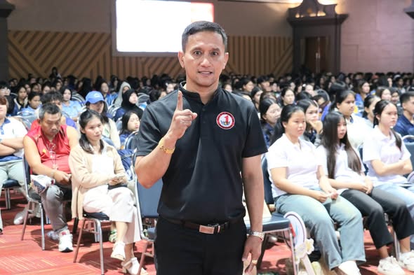 พิธีมอบถ้วยรางวัลพระราชทาน กิจกรรมประกวดเยาวชนต้นแบบเก่งและด ... รูปภาพ 1