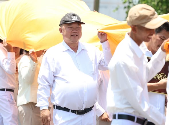 ขบวนแห่พระบฏและผ้าห่มพระธาตุศรีสุราษฎร์ ในงาน “แห่ผ้าห่มพระธ ... รูปภาพ 1