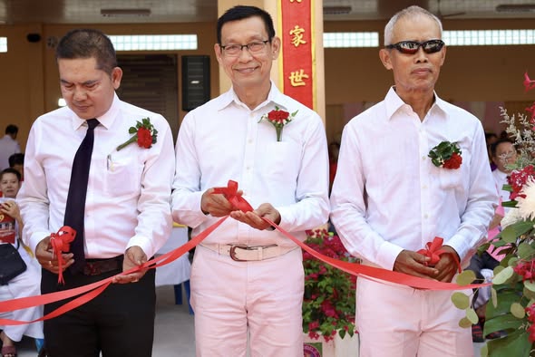 เทศบาลฯ ร่วมฉลอง 61 ปี มูลนิธิกุศลศรัทธา เปิดอาคารอเนกประสงค ... รูปภาพ 1