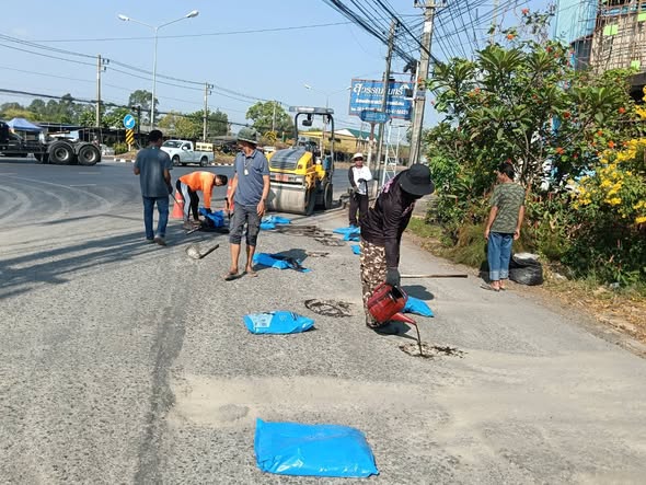 เทศบาลนครสุราษฎร์ธานี โดยสำนักช่าง ดำเนินงานด้านต่างๆ เพื่อค ... รูปภาพ 1