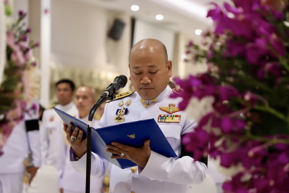 วางพวงมาลาน้อมรำลึก "วันคล้ายวันสวรรคต สมเด็จพระนเรศวรมหาราช ... รูปภาพ 1