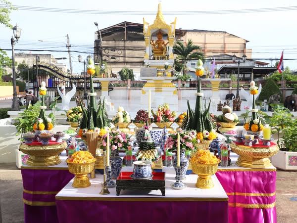 พิธีบูชาสักการะไหว้พระพรหม Image 1