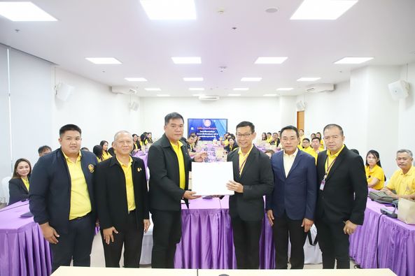 นายกแป๊ะ ให้การต้อนรับคณะศึกษาดูงาน โครงการ “อบรมหลักสูตร อำ ... Image 1