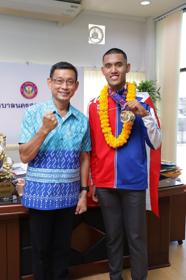 ร่วมเเสดงความยินดี น้องใบพัน นักกีฬากรีฑา คว้า 3 เหรียญทอง Image 1