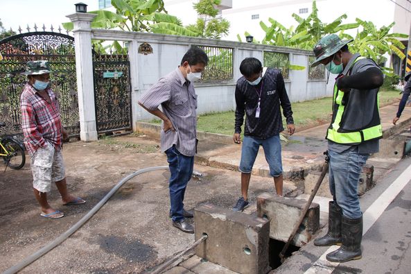 บรรยากาศวันที่๒ ของการลงพื้นที่ดูดล้างท่อระบายน้ำ Image 1