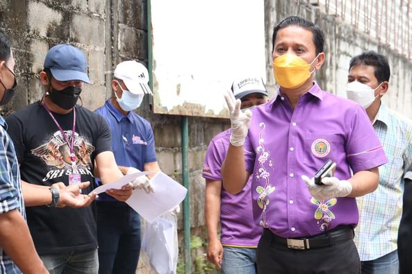 ส่งมอบถุงยังชีพให้แก่ผู้กักตัว ๑๔ วัน Image 1