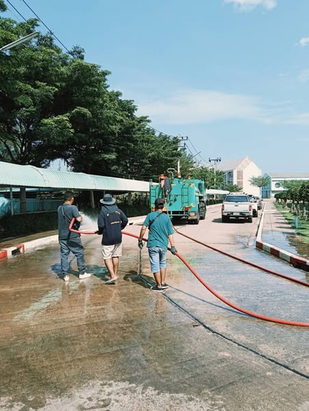 เทศบาลนครสุราษฎร์ธานี โดยสำนักช่าง ดำเนินงานด้านต่างๆ เพื่อค ... รูปภาพ 1