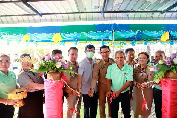 นายกแป๊ะ เปิดศูนย์แจ้งเตือนภัยโรงพยาบาลส่งเสริมสุขภาพชุมชนเม ... Image 1