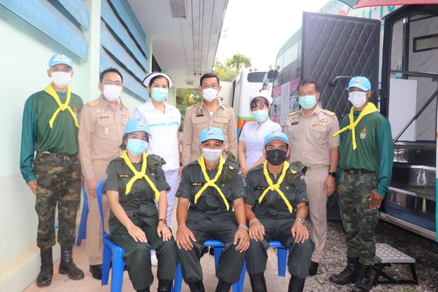 ถ่ายภาพรังสีทรวงอก (X-Ray) ด้วยรถเอกซเรย์เคลื่อนที่ (Mobile  ... Image 1