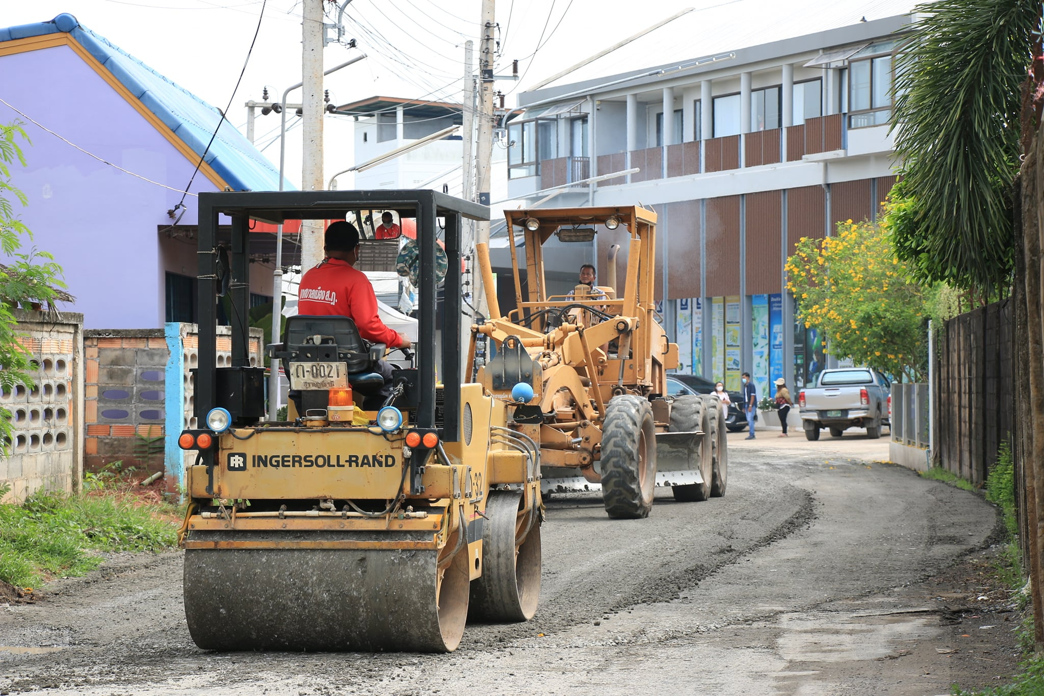 ซ่อมแซมปรับปรุงผิวถนนบริเวณปากซอยตลาดล่าง ๒๔ Image 1
