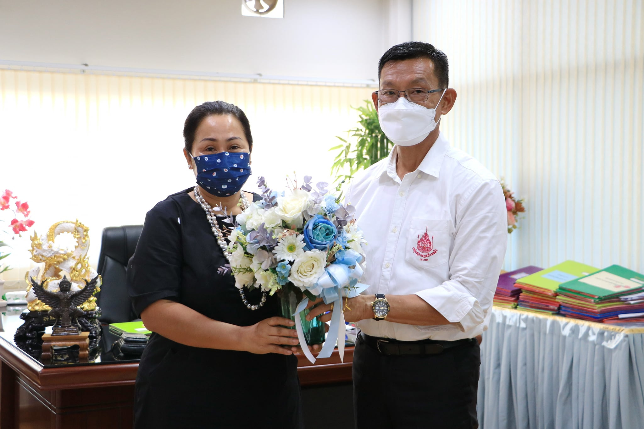 ต้อนรับผู้มาร่วมแสดงความยินดีในโอกาสรับตำแหน่งนายกเทศมนตรีฯ Image 1