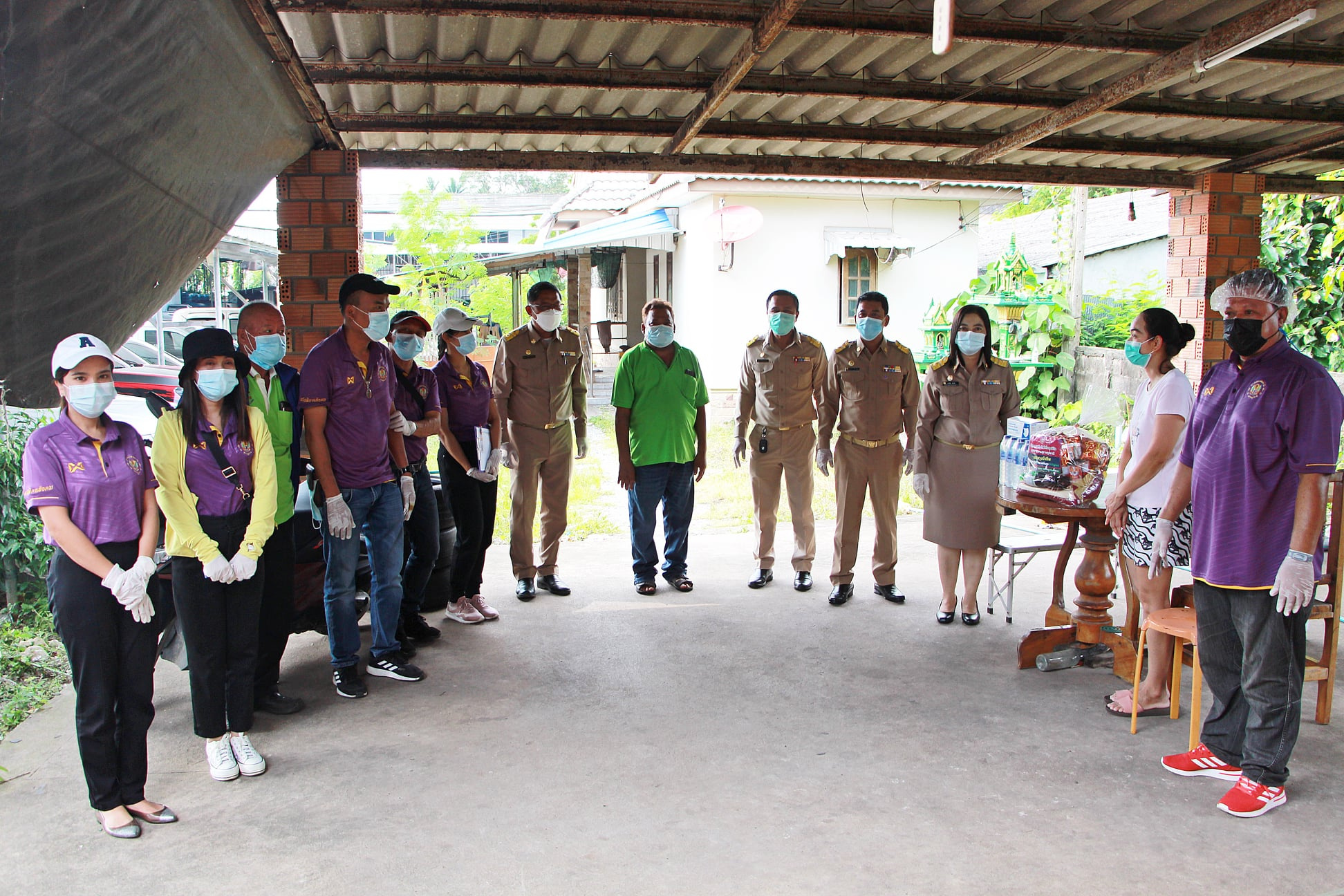 ลงพื้นที่ถุงยังชีพให้แก่ผู้ที่กักตัว ๑๔ วัน(ไม่ใช่ผู้ป่วย) Image 1