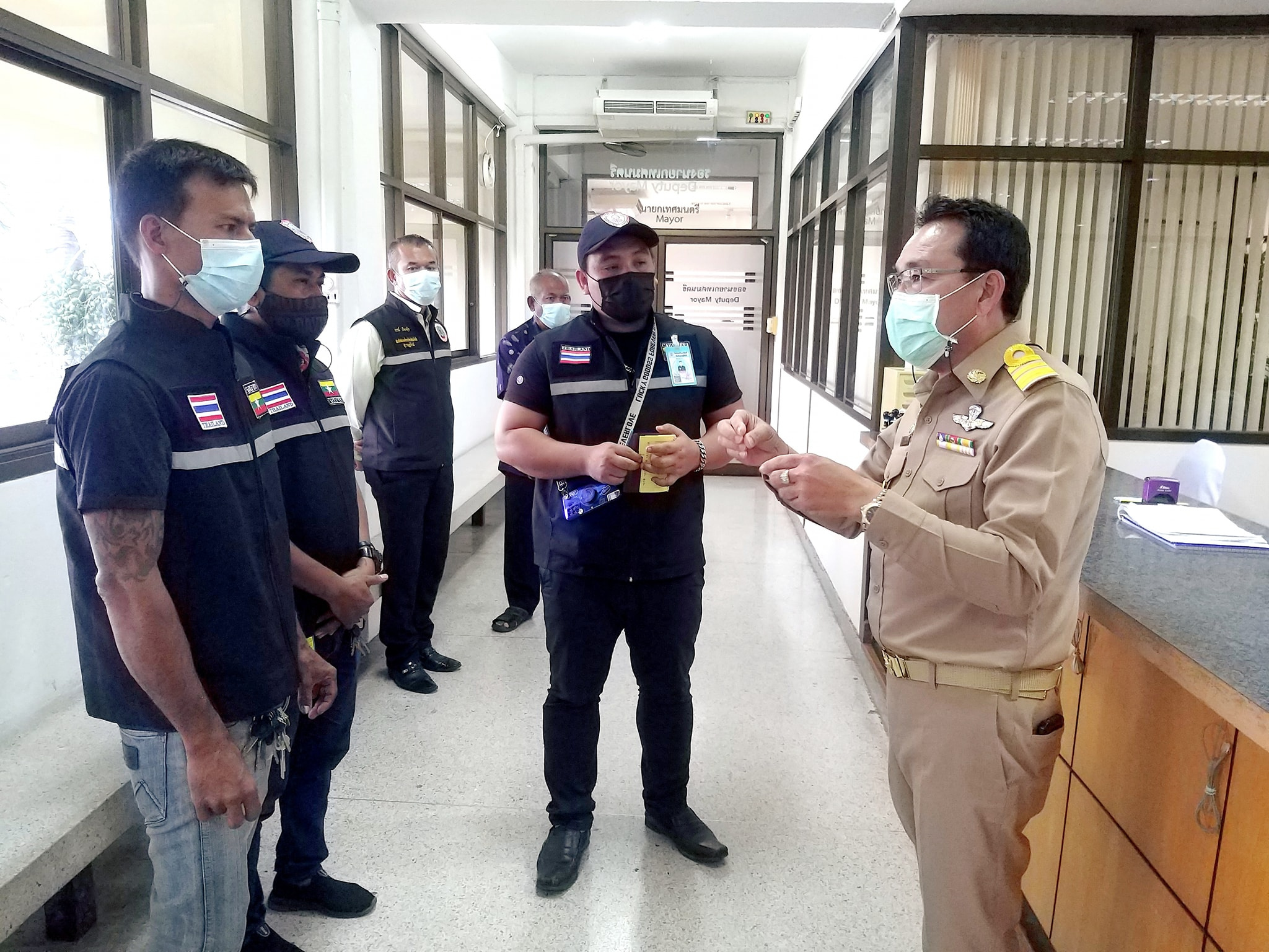 ประชาสัมพันธ์ให้กลุ่มแรงงานต่างชาติเข้ารับการตรวจโควิด-19 ฟร ... Image 1