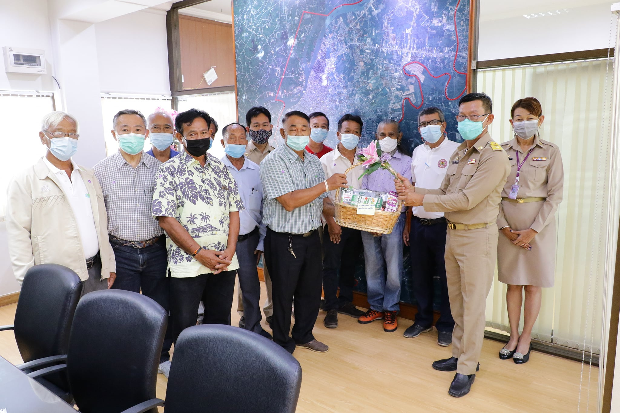 ต้อนรับผู้มาร่วมแสดงความยินดีในโอกาสรับตำแหน่งนายกเทศมนตรีฯ Image 1