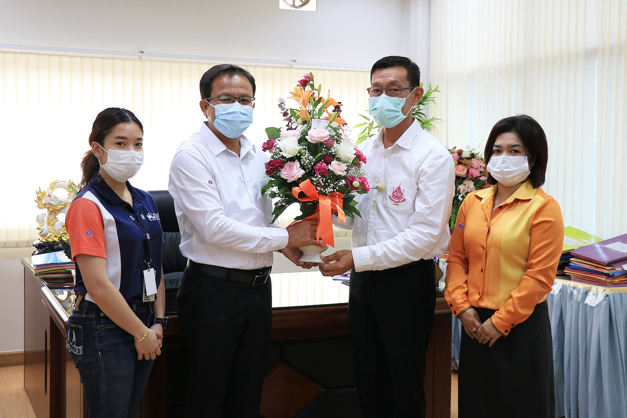 ต้อนรับผู้มาแสดงความยินดี Image 1