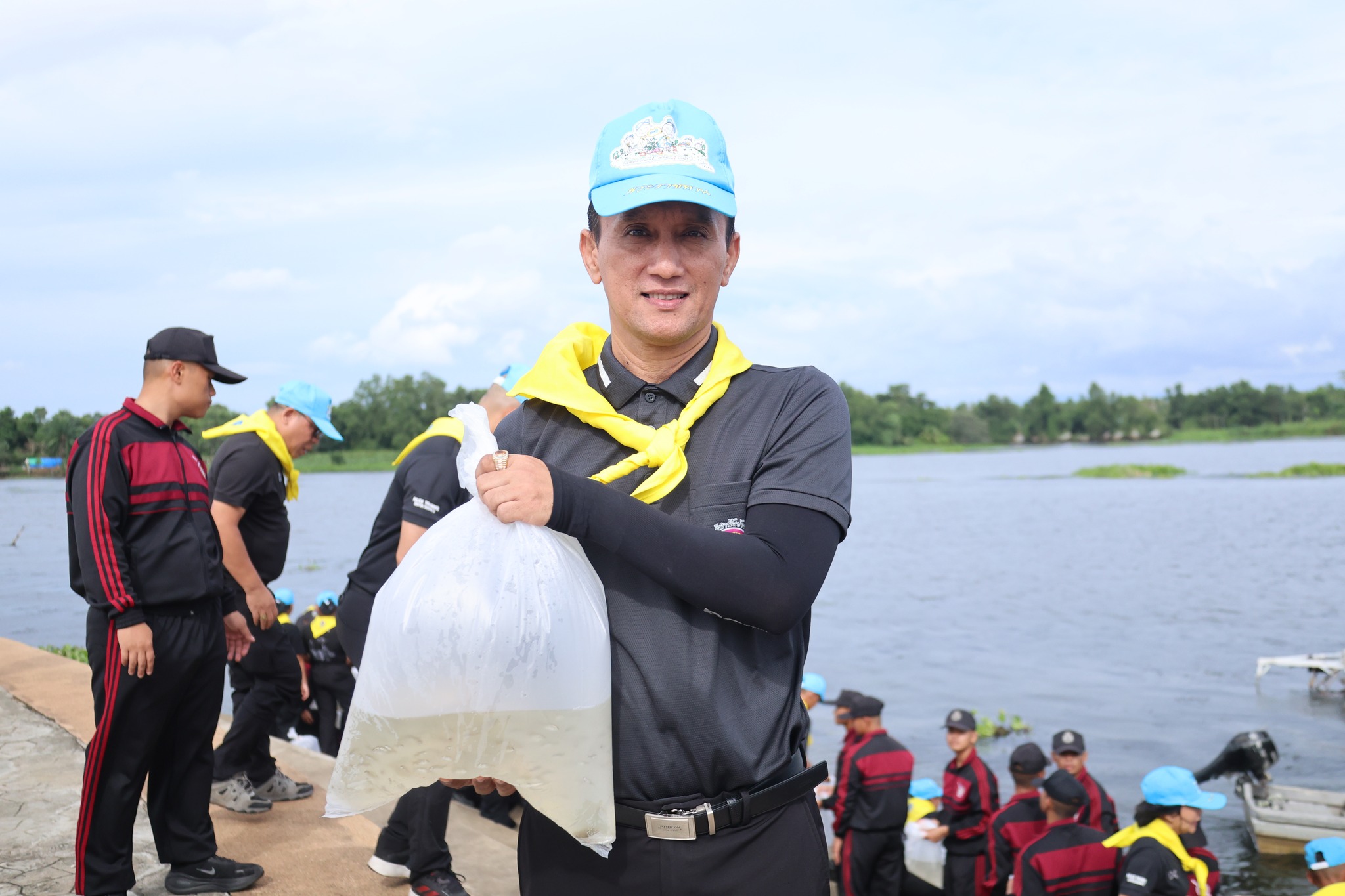 โครงการจิตอาสาพัฒนา สวนสาธารณะบึงขุนทะเล "เราทำความดี ด้วยหั ... รูปภาพ 1