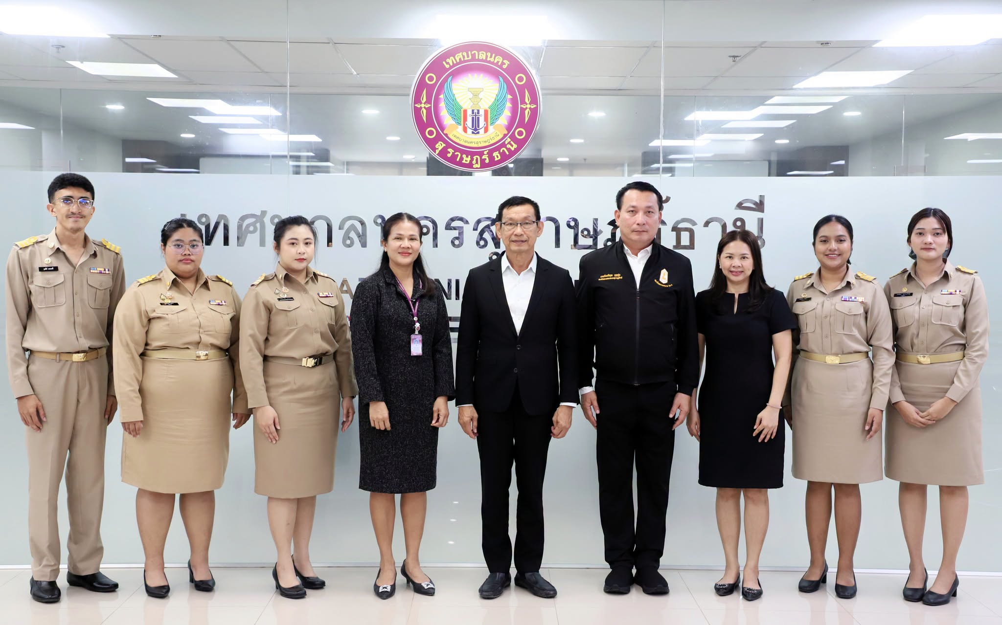 เทศบาลนครสุราษฎร์ธานี รับรายงานตัวพนักงานครูเทศบาลบรรจุใหม่ Image 1
