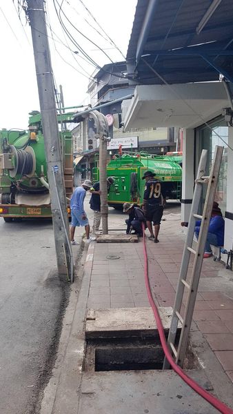 เทศบาลนครสุราษฎร์ธานี โดยสำนักช่าง ดำเนินงานด้านต่างๆ เพื่อค ... รูปภาพ 1