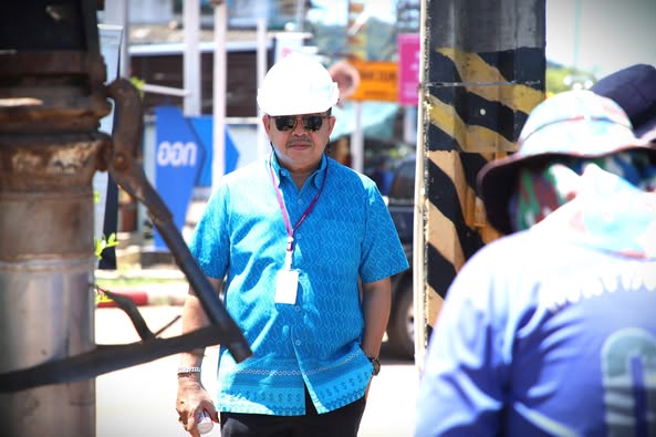 เทศบาลฯ ลงพื้นที่ดูดลอกท่อระบายน้ำ ถนนบางใหญ่ Image 1