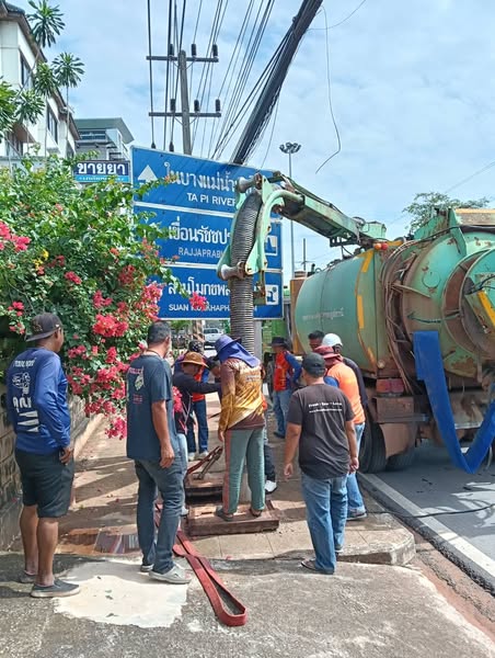 เดินหน้าลอกท่อระบายน้ำ เตรียมรับมือน้ำท่วมในหน้าฝน Image 1