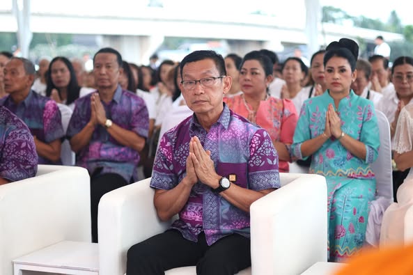 พิธีชักพุ่มเมืองและพุ่มผ้าป่าหน้าบ้าน รูปภาพ 1