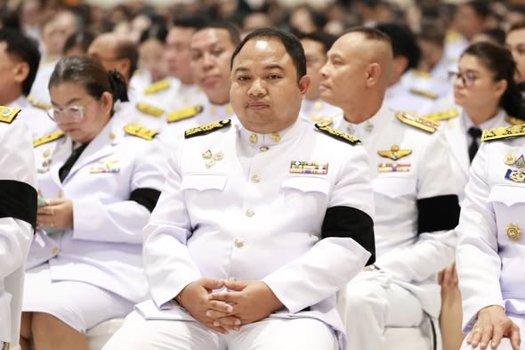 าราชการจังหวัดสุราษฎร์ธานีนำข้าราชการและประชาชนทุกหมู่เหล่าร ... Image 1