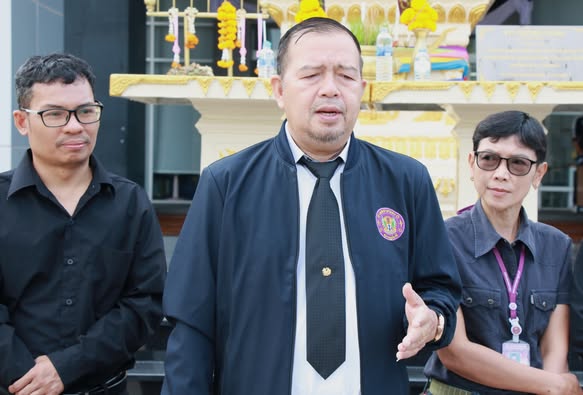 เทศบาลนครสุราษฎร์ธานีสนับสนุนบุคลากรปฏิบัติภารกิจฟื้นฟูพื้นท ... รูปภาพ 1