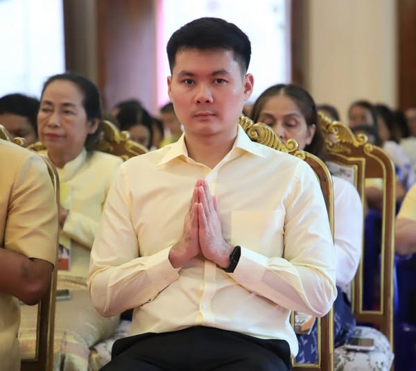 พิธีเจริญพระพุทธมนต์เฉลิมพระเกียรติถวายพระพรชัยมงคลแด่พระบาท ... รูปภาพ 1