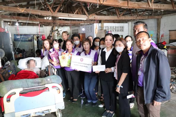 กองทุนสวัสดิการฯ ลงพื้นที่เยี่ยมสมาชิกกองทุนเพื่อเป็นขวัญ กำ ... รูปภาพ 1