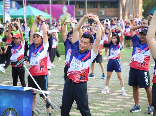 เทศบาลร่วมกิจกรรมวิ่งเพื่อการกุศล "ราชภัฏเมืองคนดี มินิมาราธ ... Image 1