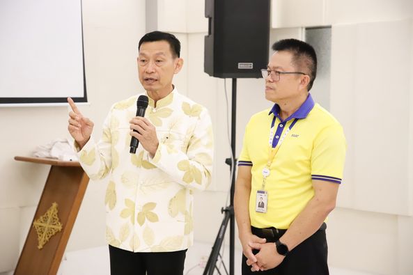 การไฟฟ้าฝ่ายผลิตแห่งประเทศไทย ให้บริการตรวจสายตาและแจกแว่นฟร ... Image 1