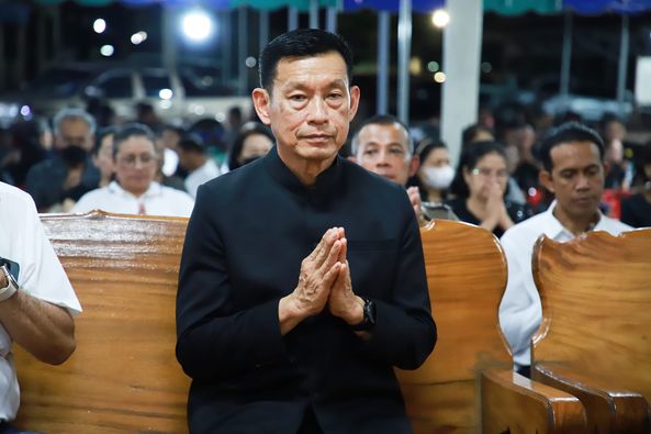 นายกแป๊ะ ร่วมมอบเงิน 30,000 บาท แก่สมาชิกกองทุนสวัสดิการชุมช ... Image 1