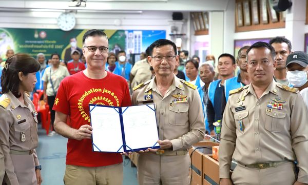 ประชุมสมาชิกศูนย์วัสดุรีไซเคิลกลุ่มอาชีพซาเล้งค้นหาขยะในเขตเ ... Image 1