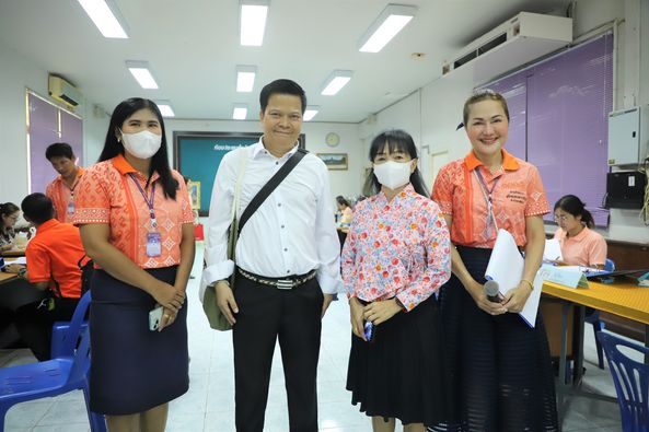 ภาพบรรยากาศวันแรกของการเปิดรับสมัครน้องๆ ในโครงการจัดอบรมเด็ ... Image 1